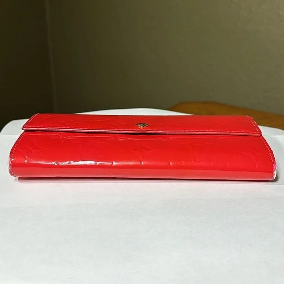 *HTF Color!* LOUIS VUITTON Vernis Sarah Wallet - Picture 9 of 16